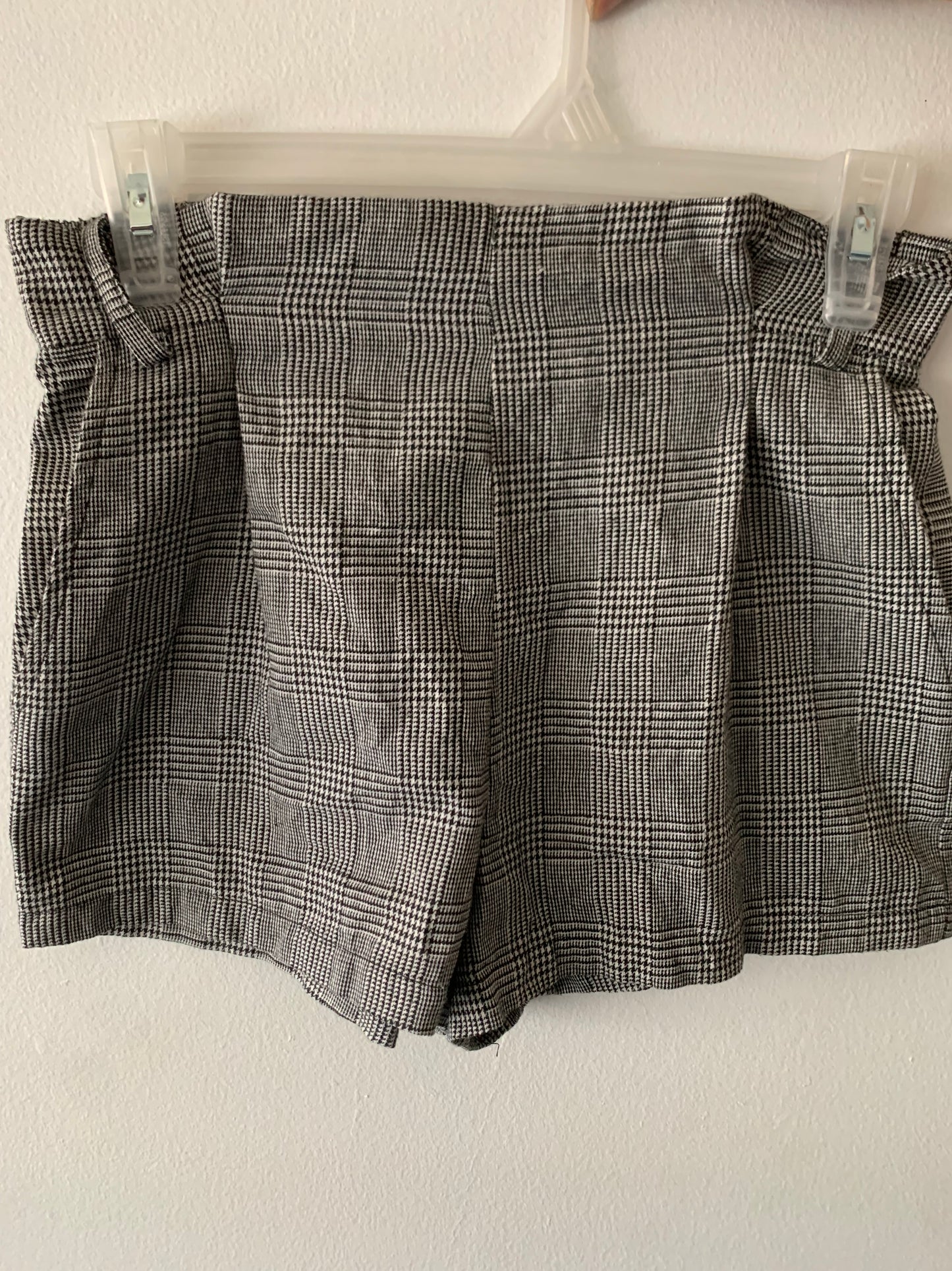 Short Dama